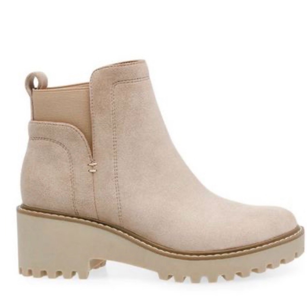 Dolce Vita Women's Rielle Tan Ankle Boots